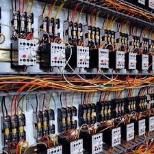 Termografia em painéis: a falha que aparece antes de queimar