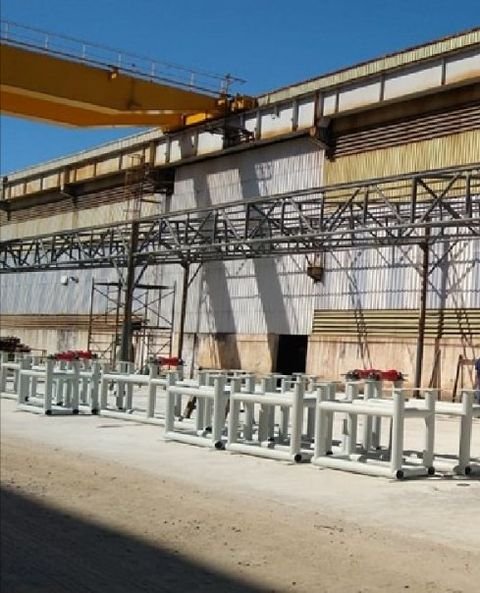 Guarda-corpo industrial fabricado e instalado pela Maxtec em serviço de caldeiraria